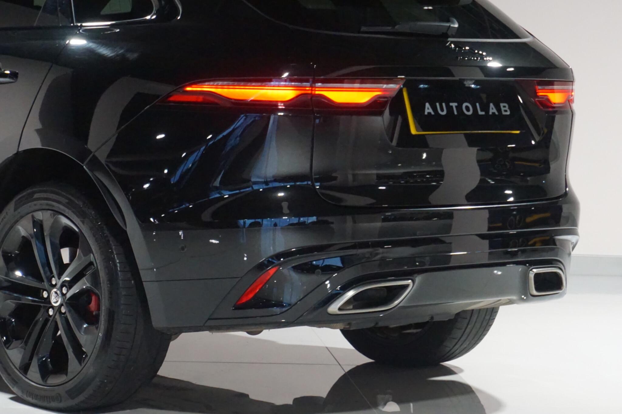 Jaguar F-PACE 3.0 D300 MHEV R-Dynamic HSE Black SUV 5dr Diesel Auto AWD Euro 6 (s/s) (300 ps)